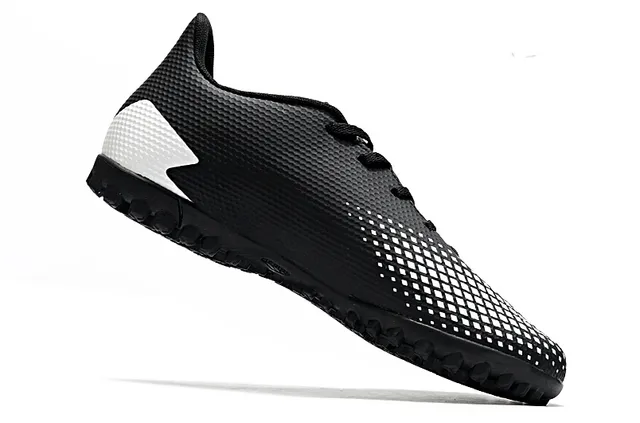 Adidas Predator أسود وأبيض Turf أحذية كرة القدم 13