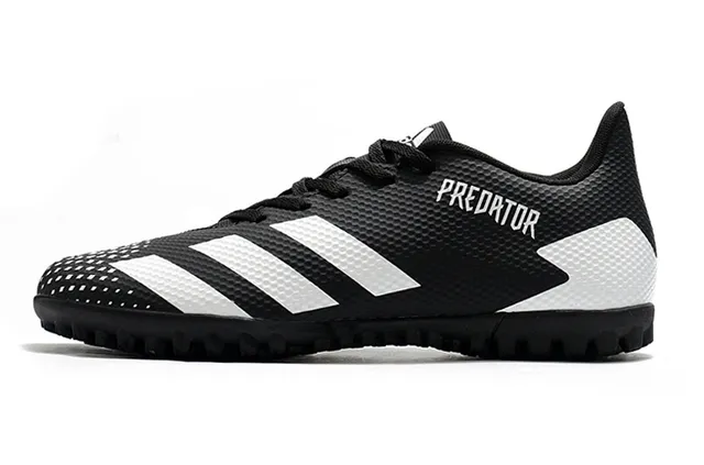 Adidas Predator أسود وأبيض Turf أحذية كرة القدم 15