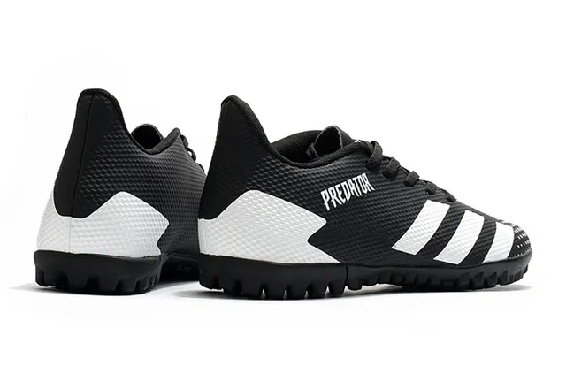 Adidas Predator أسود وأبيض Turf أحذية كرة القدم 17