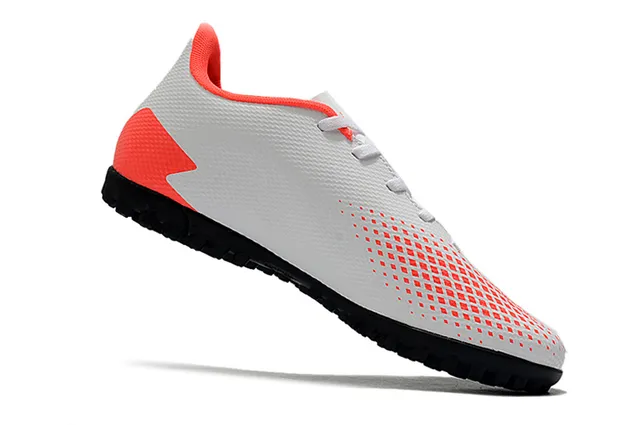 Adidas Predator أسود وأبيض Turf أحذية كرة القدم 19