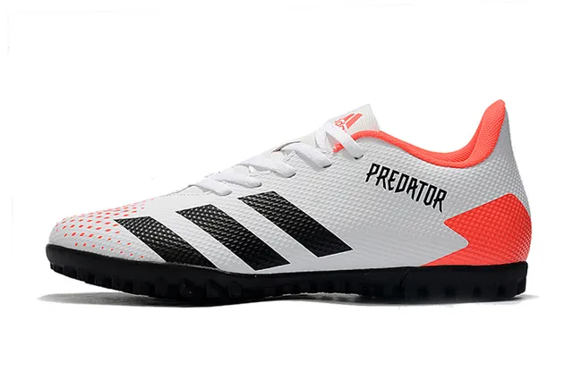 Adidas Predator أسود وأبيض Turf أحذية كرة القدم 21