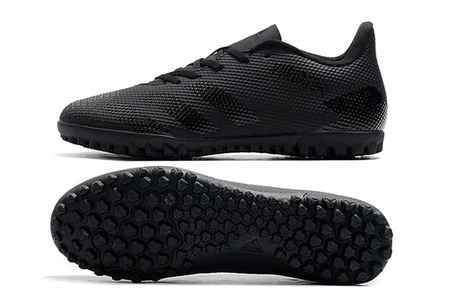Adidas Predator أسود وأبيض Turf أحذية كرة القدم 24