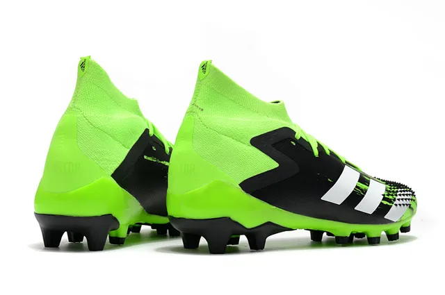 Adidas Predator Sapatos de Futebol Preto e Vermelho Alto Corte Colar Ajuste de Meia Laço Assimétrico Cobertura Solo Firme 22