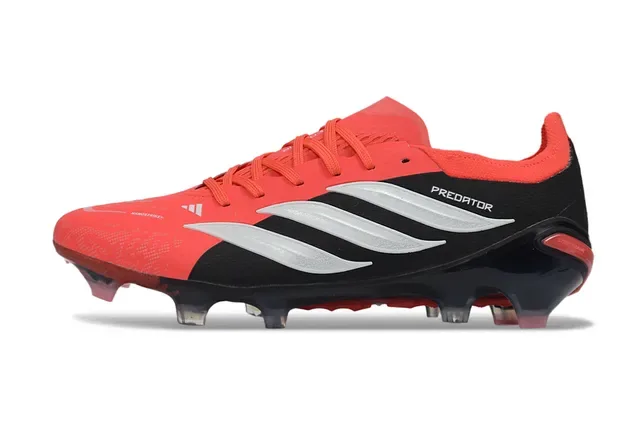 أحذية كرة القدم Adidas Predator أحمر أسود غير متماثلة الرباطات أعلى مصنوع من البلاستيك الملمس للأرضية الصلبة 7