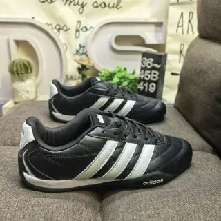 Adidas Samba 黑白绗缝皮革鞋面三条纹侧面品牌生活方式运动鞋