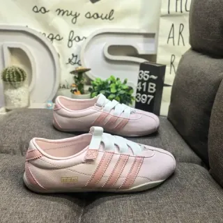 Adidas Samba OG وردي وأبيض لايف ستايل سنيكر