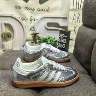Adidas حذاء لايف ستايل فضي أبيض معدني متموج علوية ثلاثي الخطوط