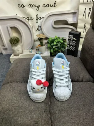 Adidas Superstar Hello Kitty হালকা ধূসর আকাশ নীল লাইফস্টাইল স্নিকার্স 10