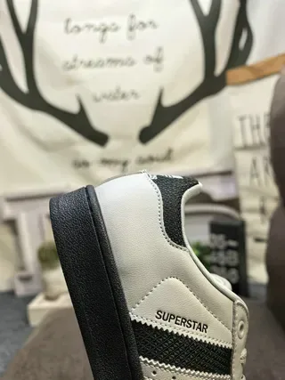 Adidas Superstar سينيكرز لايف ستايل رمادي فاتح وأسود 3