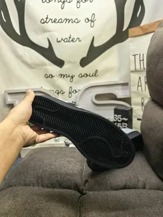 Adidas Superstar سينيكرز لايف ستايل رمادي فاتح وأسود 4