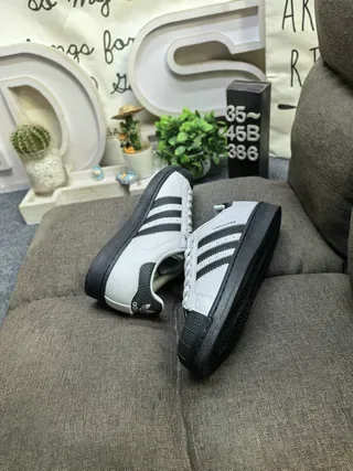 Adidas Superstar سينيكرز لايف ستايل رمادي فاتح وأسود 6