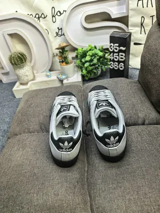 Adidas Superstar سينيكرز لايف ستايل رمادي فاتح وأسود 8