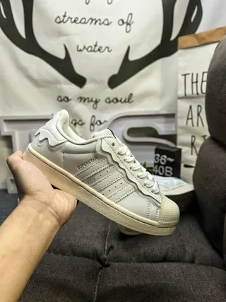 Adidas Superstar 薄荷绿和白色生活方式运动鞋 5