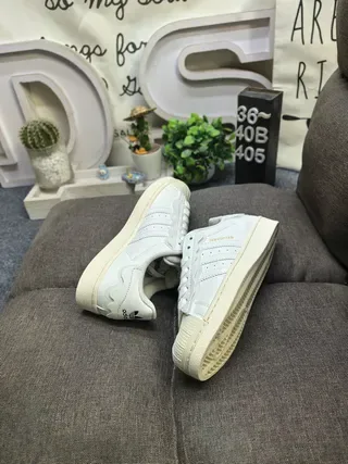 Adidas Superstar 薄荷绿和白色生活方式运动鞋 6