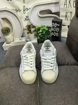 Adidas Superstar 薄荷绿和白色生活方式运动鞋 10
