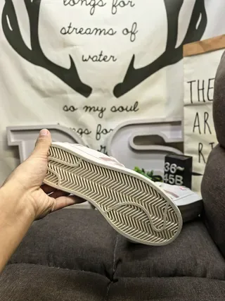 Adidas Superstar 薄荷绿和白色生活方式运动鞋 24