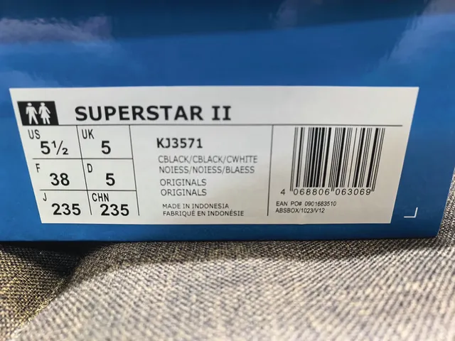 Adidas Superstar أزرق بحري وأبيض حذاء رياضي أسلوب حياة 2
