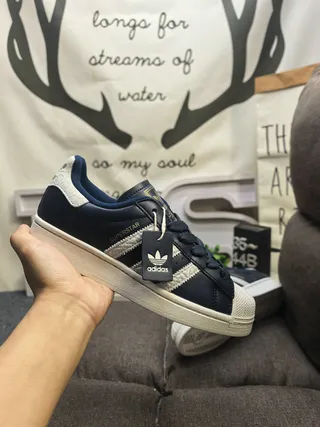 Adidas Superstar أزرق بحري وأبيض حذاء رياضي أسلوب حياة 5