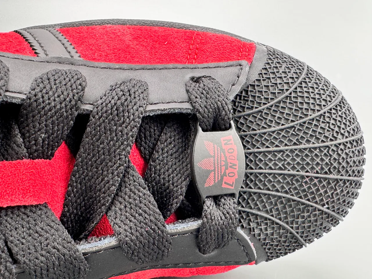 Adidas Superstar Tênis Lifestyle em Suede Vermelho e Preto 10