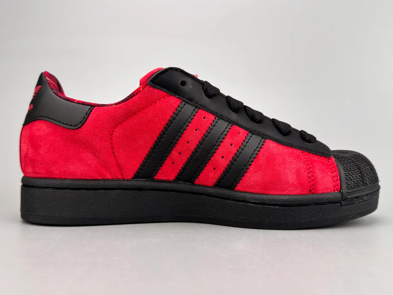 Adidas Superstar Tênis Lifestyle em Suede Vermelho e Preto 8