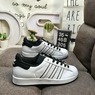 Adidas Superstar 白黑生活方式运动鞋