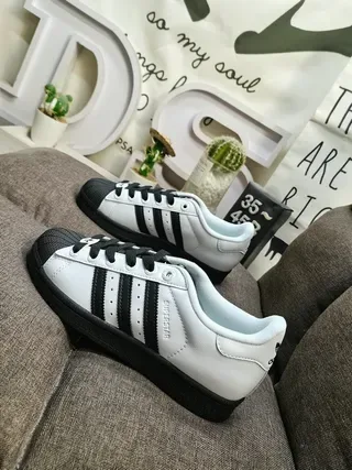 Adidas Superstar সাদা এবং কালো লাইফস্টাইল স্নিকার 7