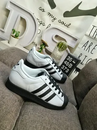Adidas Superstar সাদা এবং কালো লাইফস্টাইল স্নিকার 9