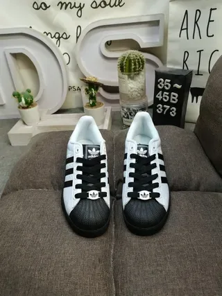 Adidas Superstar সাদা এবং কালো লাইফস্টাইল স্নিকার 10