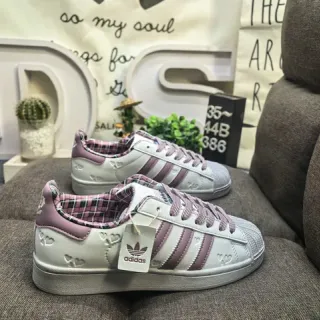 Adidas Superstar أبيض و موف منقوشة بقلب حذاء رياضي أسلوب الحياة