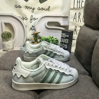 Adidas Superstar أبيض أخضر شيل تو هيل ويفي أوفرلي لايف ستايل سنيكرز