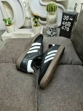 Adidas White Black Low-Top Leather Upper Lifestyle Sneakers 6