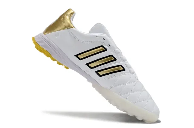 Adidas Chaussures de football pour pelouse artificielle blanc doré avec upper quilté et trois rayures 2