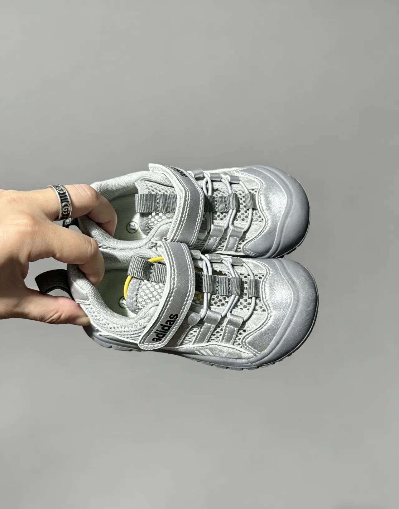 Adidas Blanc et Gris Velcro Fermeture de Courroie Mesh-and-Synthetic Supérieur Sneakers Lifestyle 5
