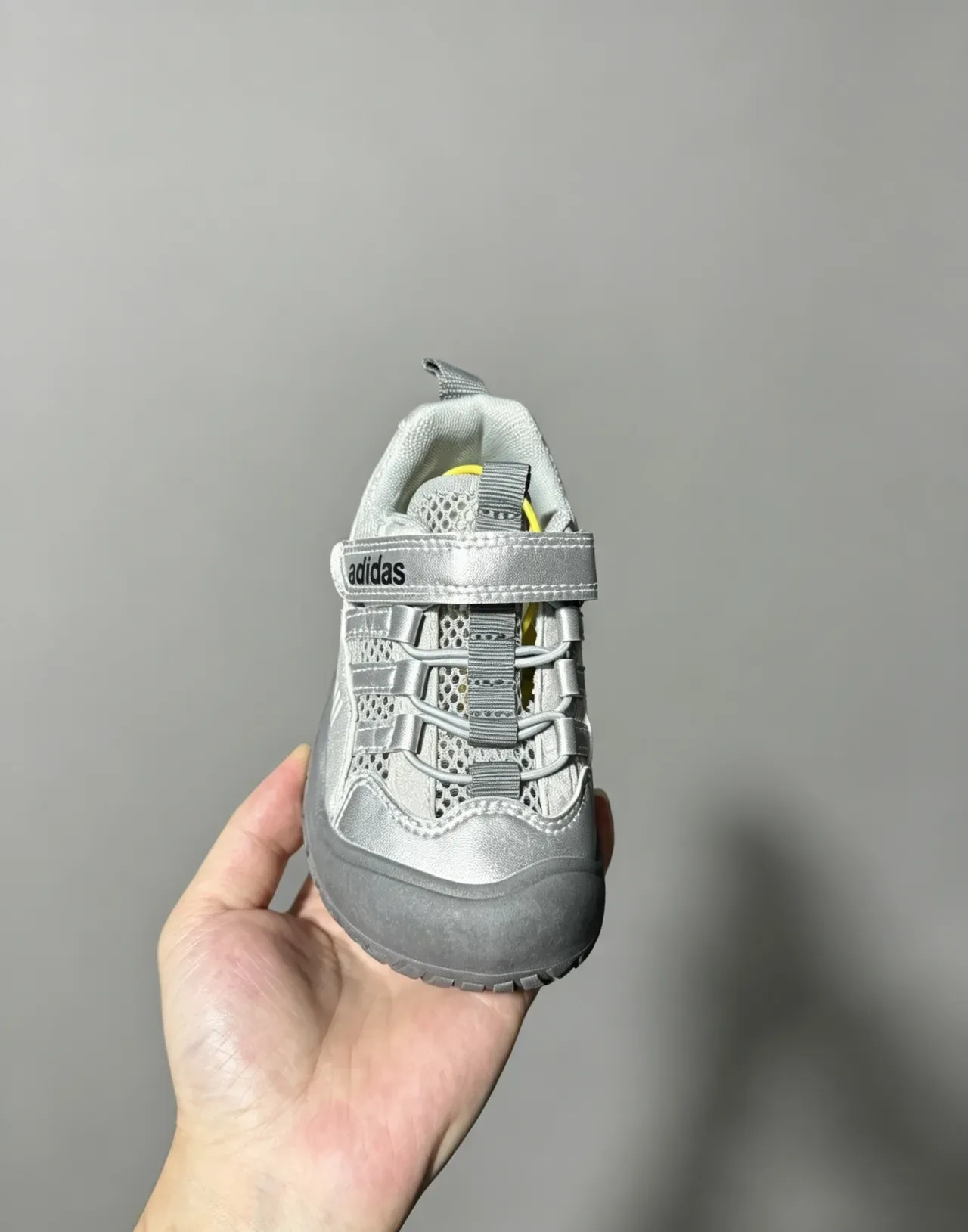 Adidas Blanc et Gris Velcro Fermeture de Courroie Mesh-and-Synthetic Supérieur Sneakers Lifestyle 7