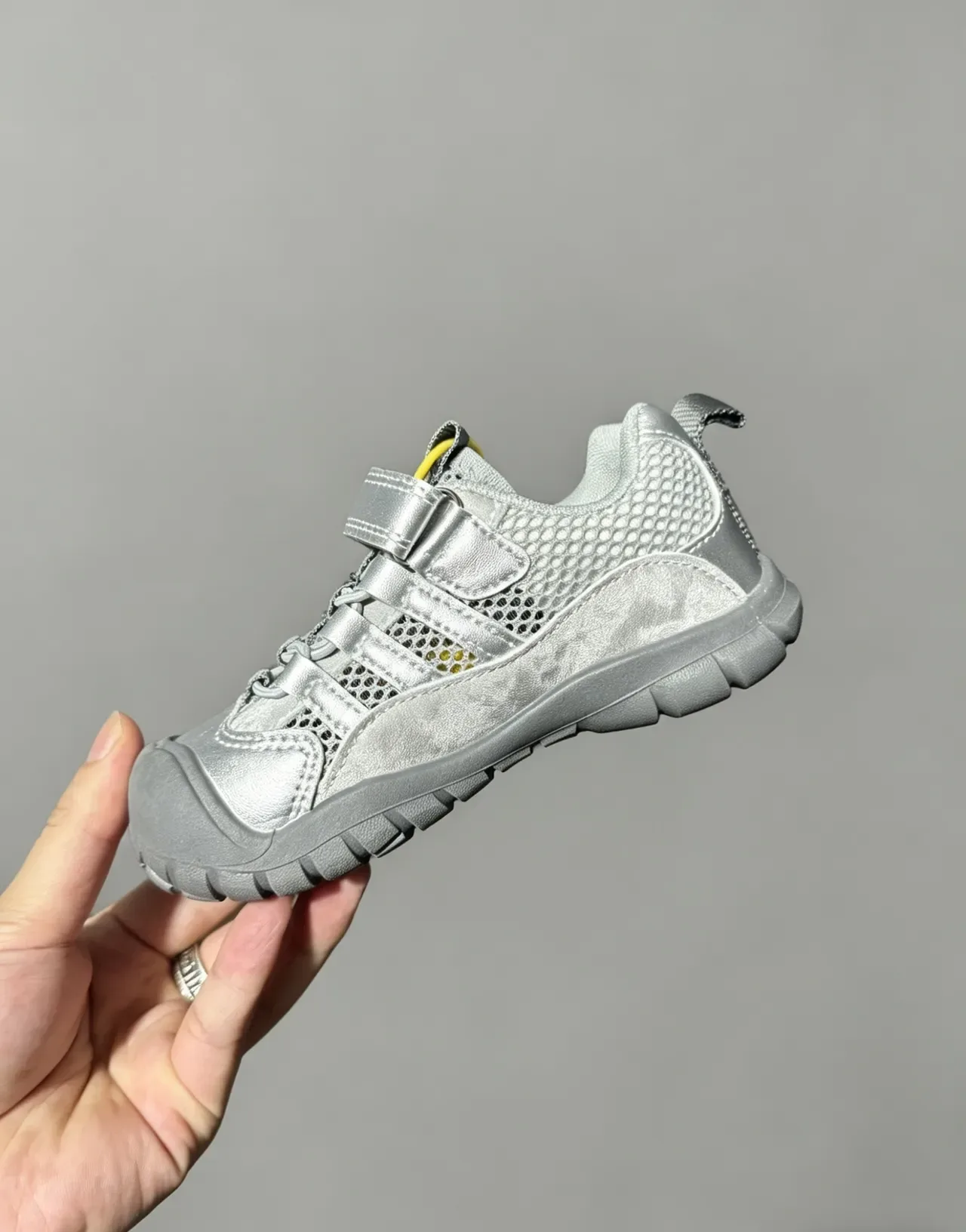 Adidas Blanc et Gris Velcro Fermeture de Courroie Mesh-and-Synthetic Supérieur Sneakers Lifestyle 9