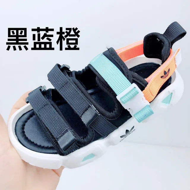 Adidas صنادل كاجوال أبيض وأخضر متعدد الحزام 3
