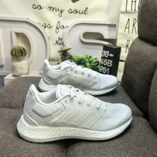 Adidas حذاء رياضي أسلوب حياة أبيض من شبكة التريكو الوجه العلوي لوحة جانبية بثلاث شرائط