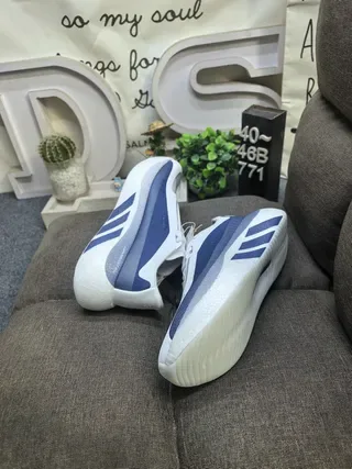 Adidas Zapatillas Lifestyle con Upper de Knit, Suela Media Sculptada, Blanco Navy 6