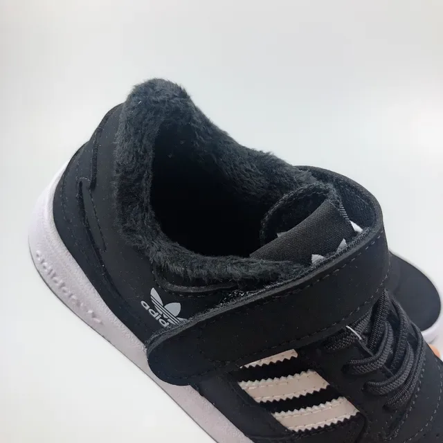 Adidas 白粉低帮魔术贴叠穿生活运动鞋 24