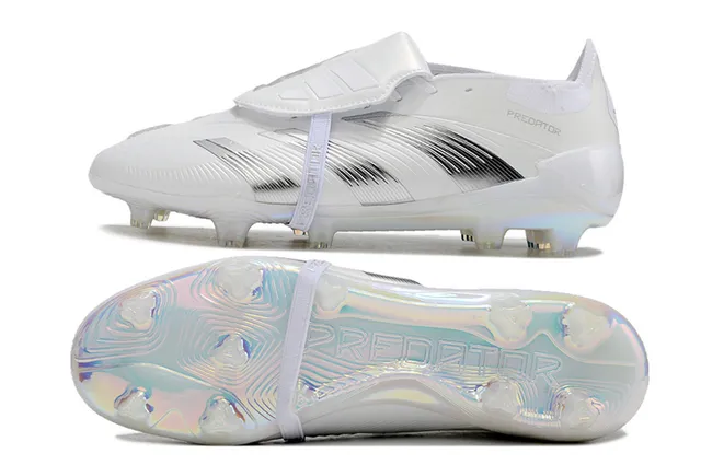 Adidas Chaussures de Football Blanc Argenté avec Rayures Métalliques Haut Terre Ferme 6