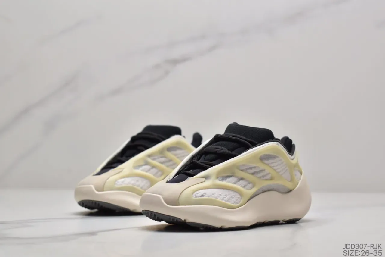 Adidas Yeezy Boost 700 Beige Noir Sculpté Semelle Intermédiaire Cage Superposition Construction Sneakers Lifestyle 5