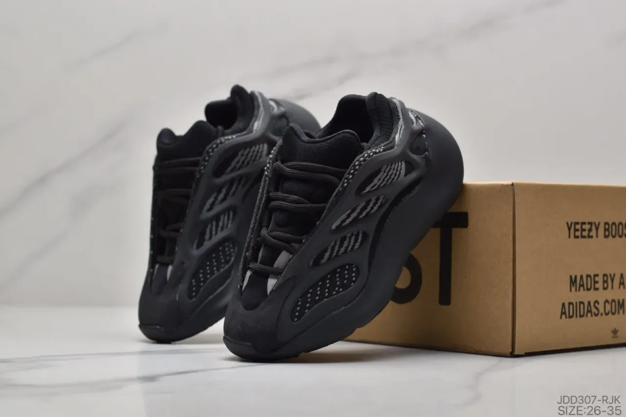 Adidas Yeezy Boost 700 Beige Noir Sculpté Semelle Intermédiaire Cage Superposition Construction Sneakers Lifestyle 18