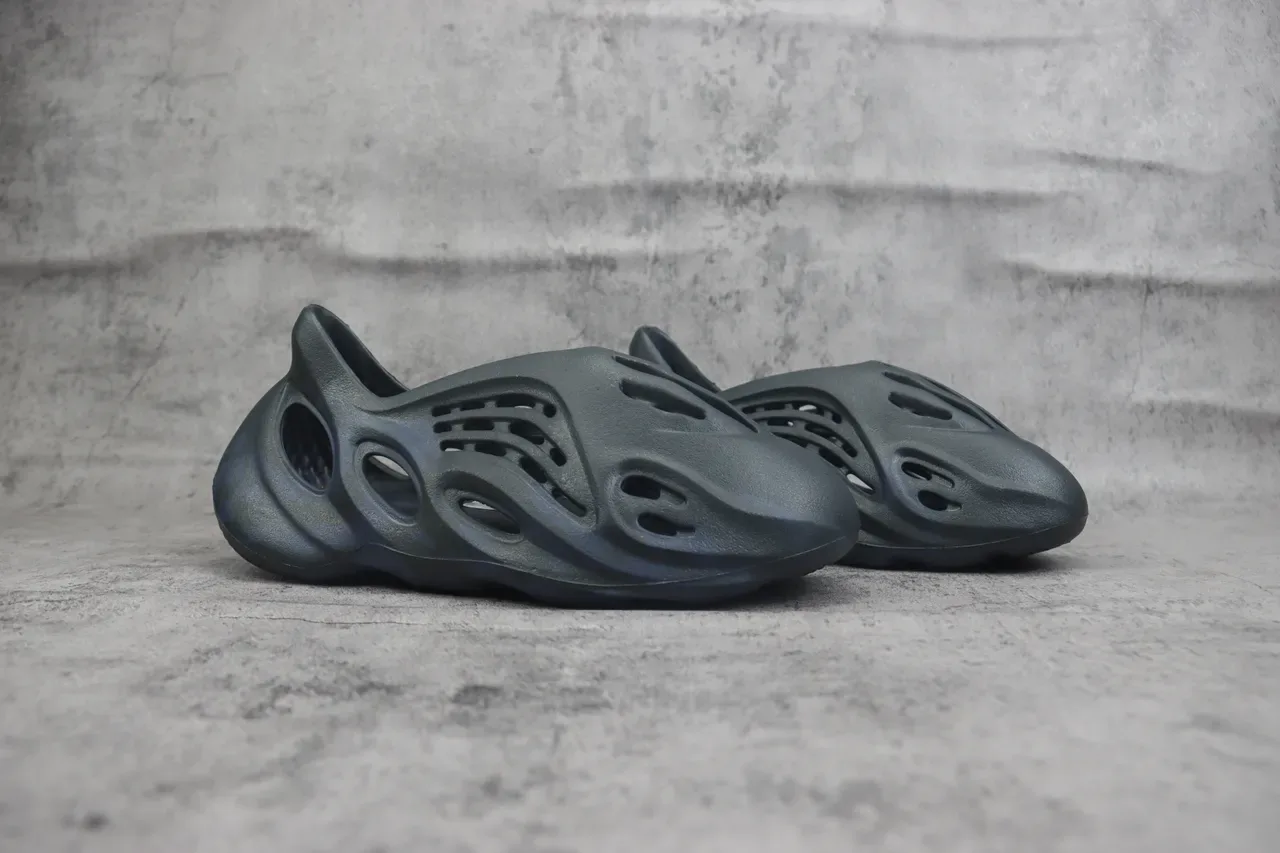 Adidas Yeezy Foam Runner Gris Carbón Zapatillas Lifestyle 3