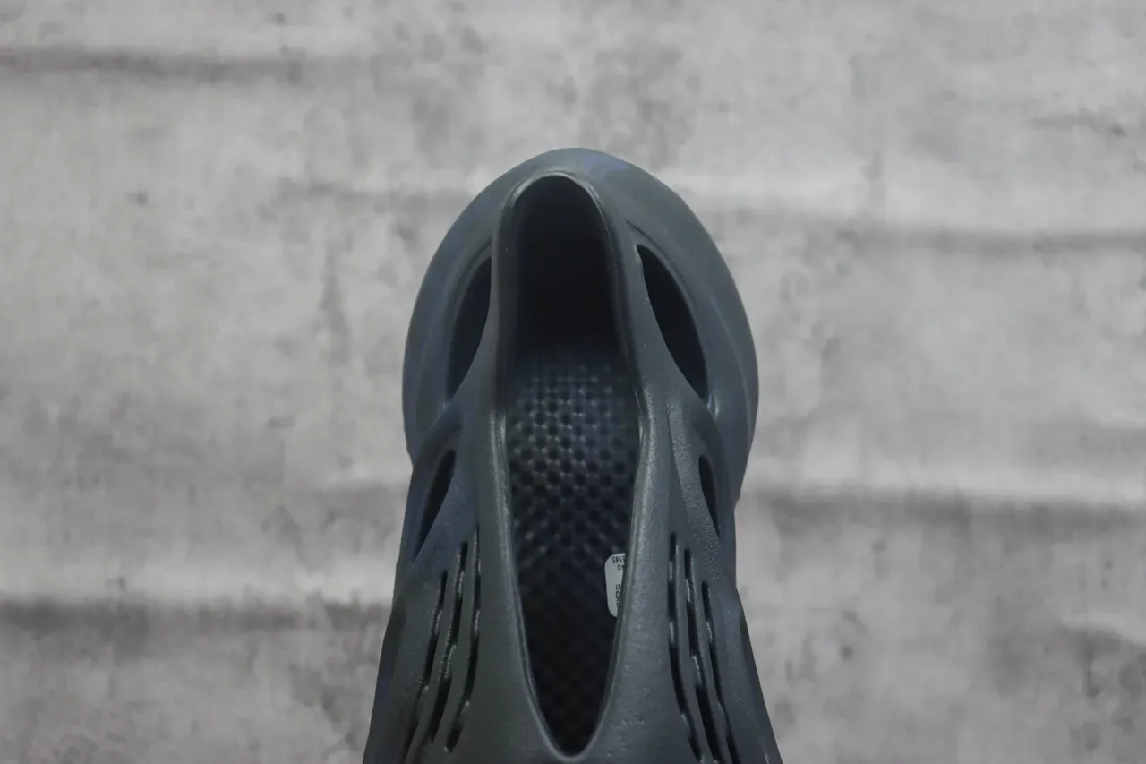 Adidas Yeezy Foam Runner Gris Carbón Zapatillas Lifestyle 4