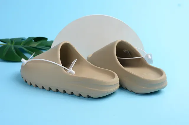 Adidas Yeezy Slide Beige Molded EVA Sandales 4