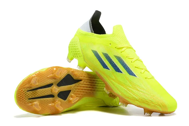 Adidas Sapatos de futebol com solado para terra firme, parte superior em degradê neon amarelo e azul escuro com triple listras 6