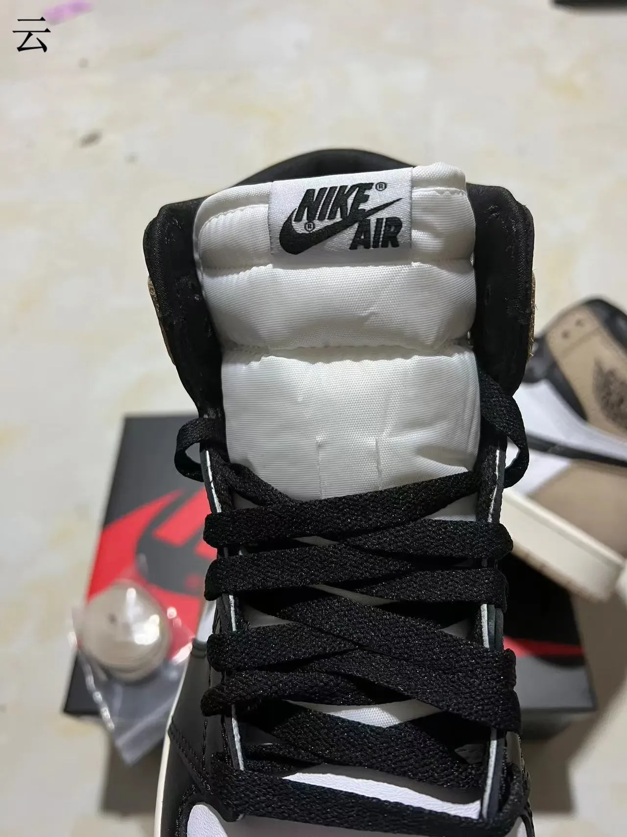 Air Jordan 1 أسود بيج عالي الارتفاع جلد-سويدي بانيل كونستركشن أحذية كرة السلة 5
