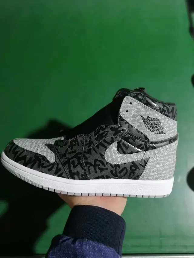 Air Jordan 1 涂鸦印花 高帮篮球鞋 5