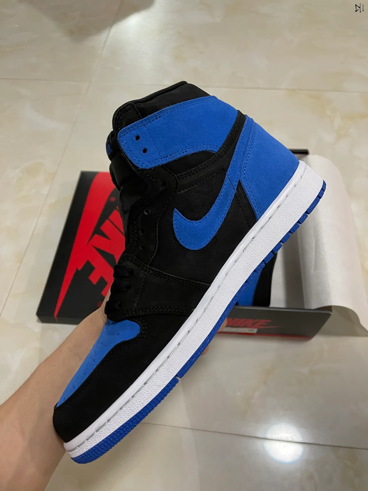 Air Jordan 1 High 黑色皇家蓝麂皮篮球鞋 5