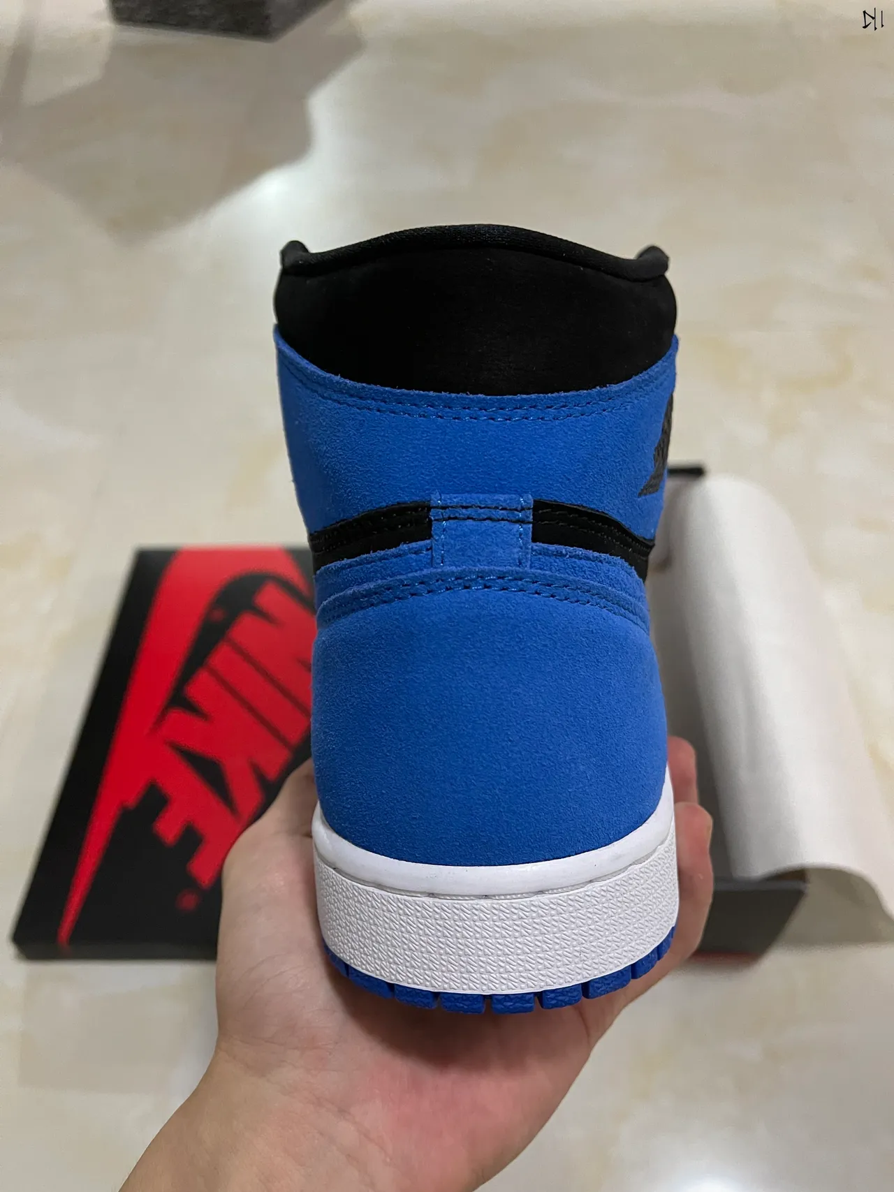 Air Jordan 1 High 黑色皇家蓝麂皮篮球鞋 7